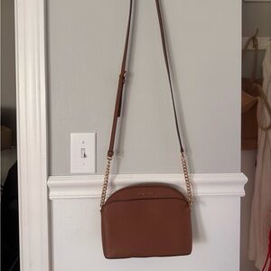 Michael Kors Jet Set Crossbody Bag - Saddle Brown with Gold Chain Detail